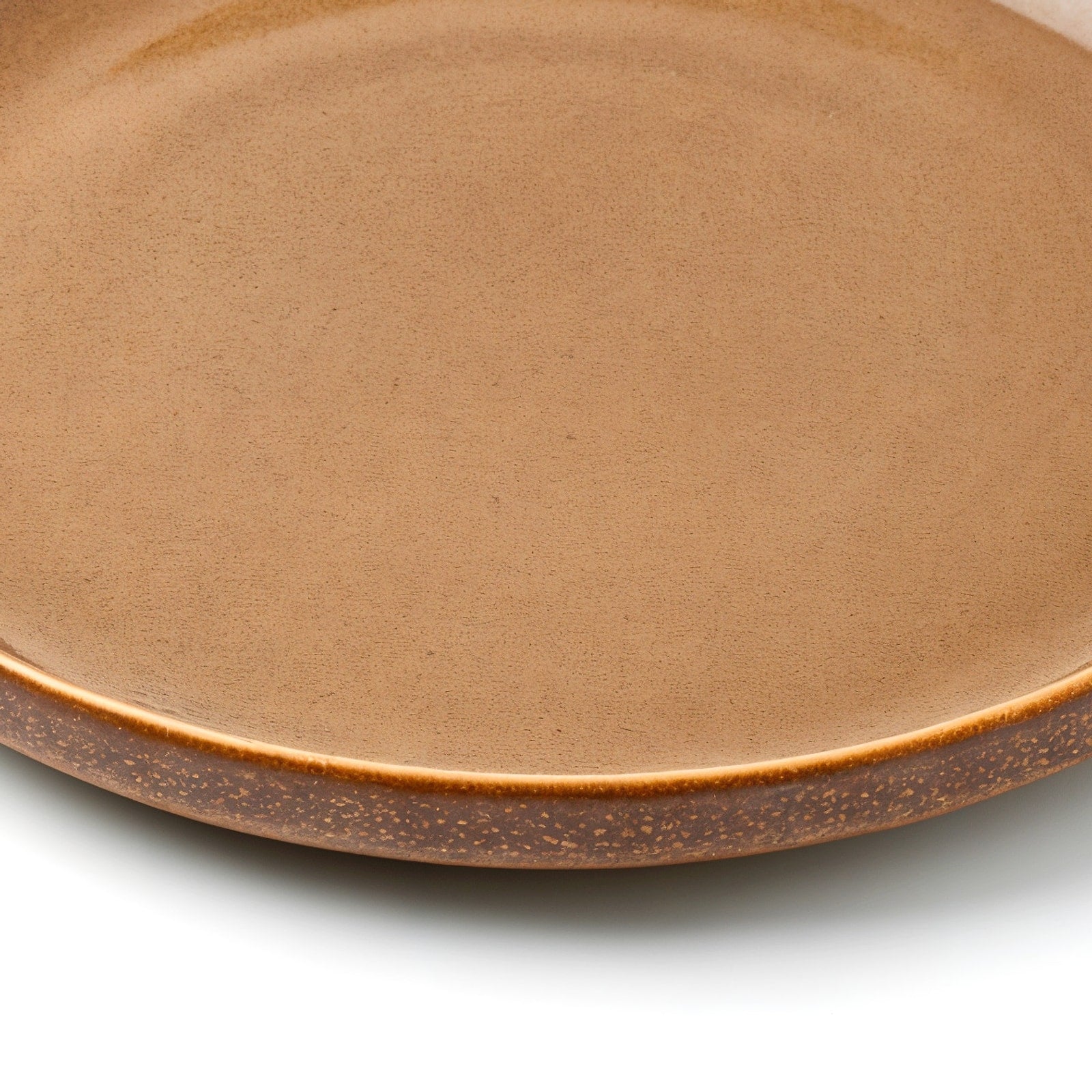 Remoxila Earthy Matte Plate — macro close-up of raised rim and glaze pooling