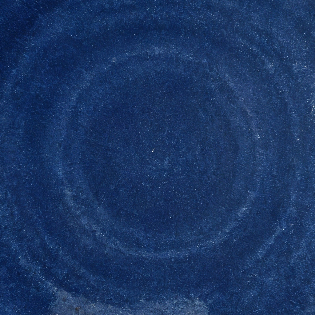 Remoxila Midnight Blue Plate — macro detail of glaze surface texture