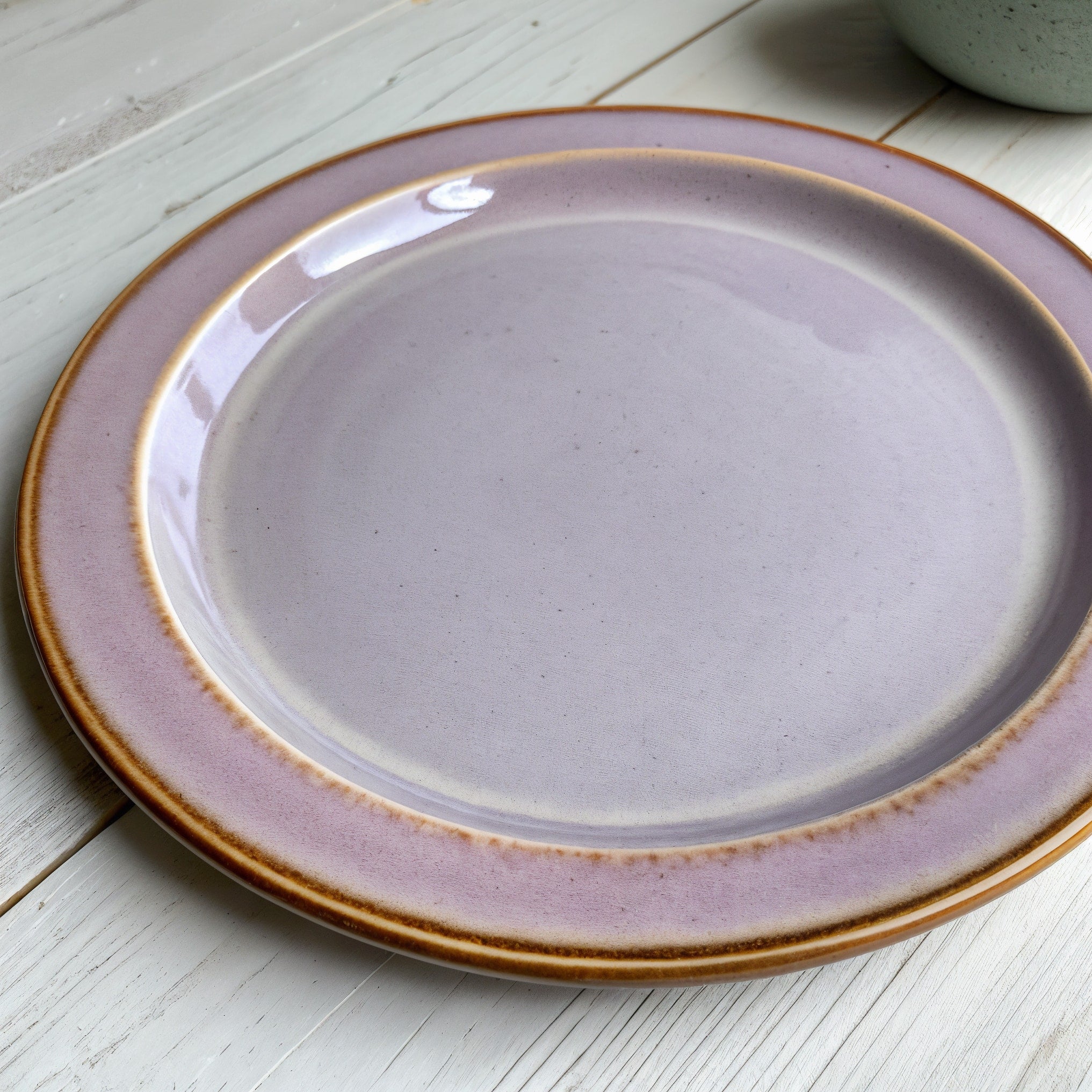 Remoxila Soft Lavender Plate — hero front view showing full plate and glaze