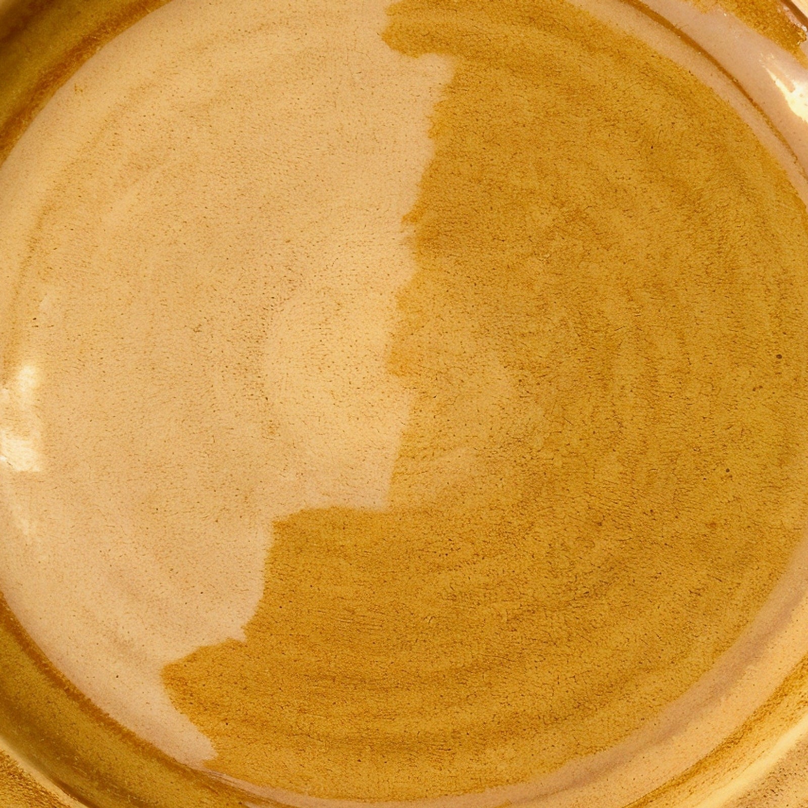 Remoxila Warm Honey Plate — macro close-up of glaze surface texture